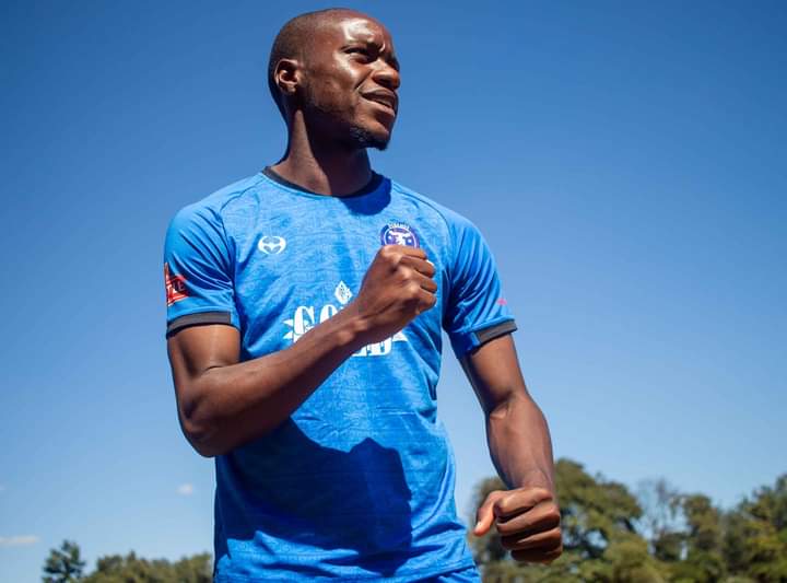 Mr_Tich's tweet photo. Matchday 2 in the Chibuku Super Cup done and dusted.

19 goals scored, including 3 braces - Shadreck Nyahwa (Dynamos), Valentine Kadonzvo (Ngezi)  and Farai Mugumwa (Tenax) 

Rodwell Chinyengetere leads the scoring charts with 4 goals.

General quality of football improving. https://t.co/RZnEF2H3ac