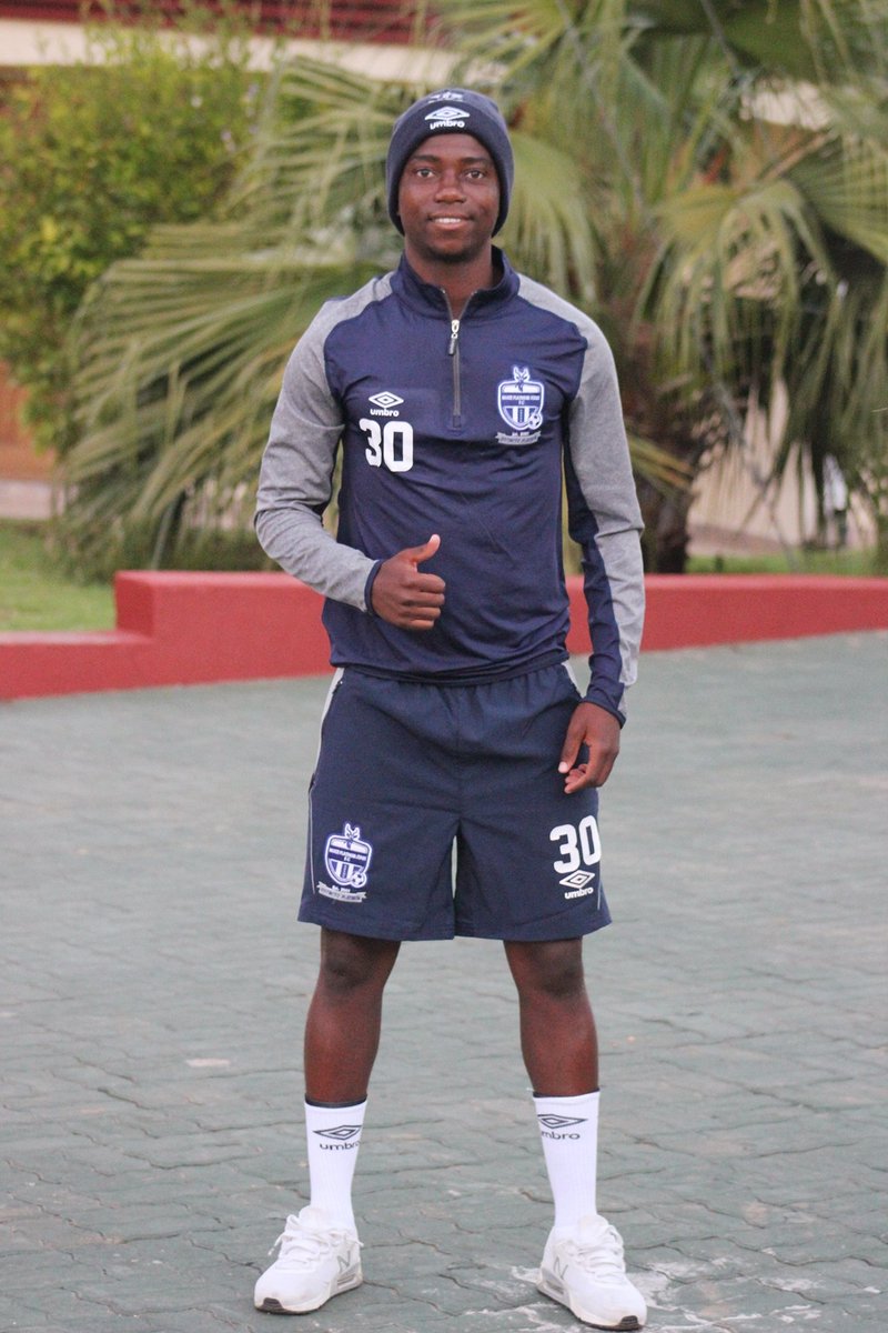 Mr_Tich's tweet photo. Matchday 2 in the Chibuku Super Cup done and dusted.

19 goals scored, including 3 braces - Shadreck Nyahwa (Dynamos), Valentine Kadonzvo (Ngezi)  and Farai Mugumwa (Tenax) 

Rodwell Chinyengetere leads the scoring charts with 4 goals.

General quality of football improving. https://t.co/RZnEF2H3ac