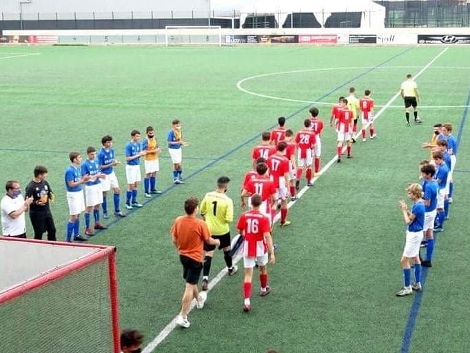 cdtortosa's tweet photo. ⚽️ 📰 📸 Resultats i imatges dels partits del cap de setmana a la nostra pàgina de Facebook 👈🏻🔴⚪
#cdtbase #cdtescola #Tortosa #TerresdelEbre https://t.co/9ResXQ3YMu