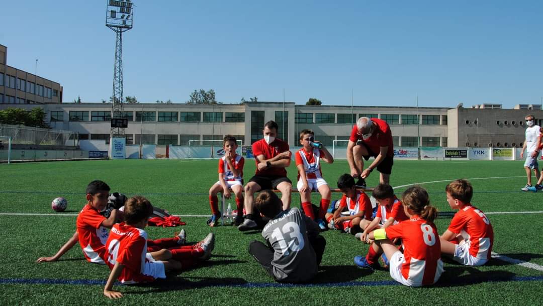 cdtortosa's tweet photo. ⚽️ 📰 📸 Resultats i imatges dels partits del cap de setmana a la nostra pàgina de Facebook 👈🏻🔴⚪
#cdtbase #cdtescola #Tortosa #TerresdelEbre https://t.co/9ResXQ3YMu