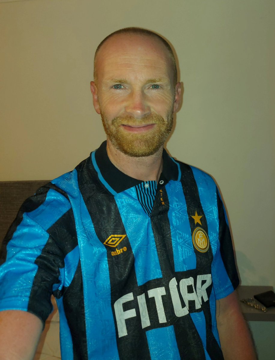 neilkirkham10's tweet photo. Another classic 👌⚽️🔵⚫ #90sshirts #footyshirts #Inter https://t.co/bFhhOuJnRO