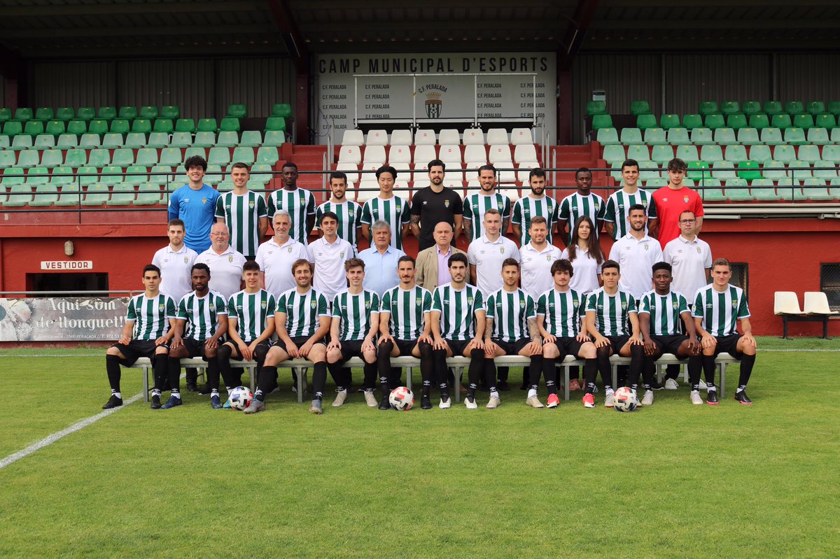 GAME OVER!!! A falta de 2 partits estem SALVATS matemàticament i jugarem la propera temporada a 3a RFEF!!! Aquesta és la plantilla d’aquesta TEMPORADA 2020-2021!!! GRÀCIES EQUIP! GRÀCIES NOIS! 💪🏼💪🏼💪🏼 #somperalada💚🤍 #fempoble #femcomarca i fem el que FACI FALTAAA!!! 💪🏼💪🏼💪🏼😉😉😉