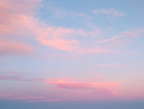 opacarofilia_'s tweet photo. cuanta paz me da mirar el cielo https://t.co/4pSLRGJ3EY