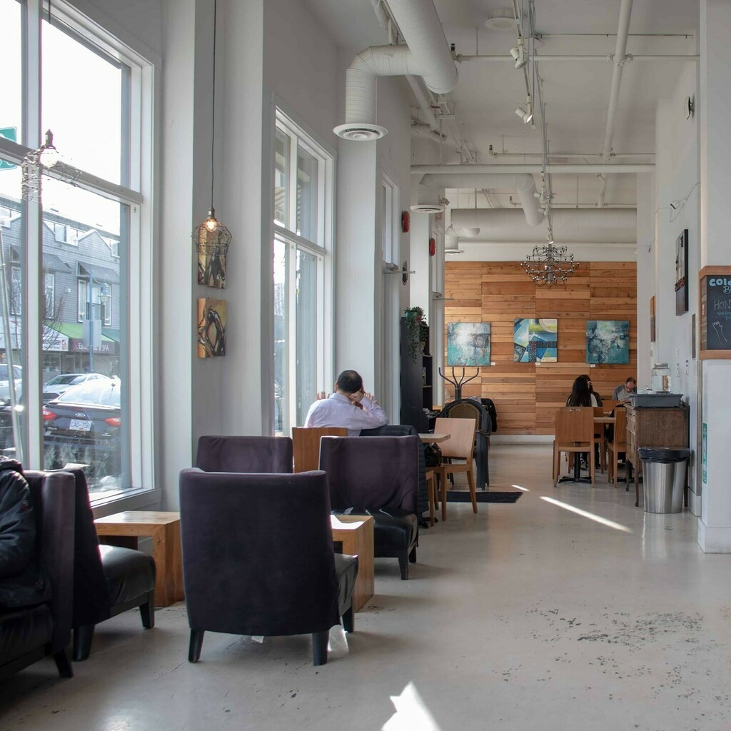 One of the many indoor dining spots we've missed is the @rocanini Steveston café, where the interiors are just as appealing as the seaside a few steps away.

With its wooden accents and west coast art displays, the bright open space reflects the setting outside, but with the…