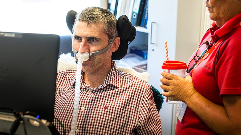 #ELA Aquí comparto nuevamente mi entrevista al científico <a href="/jjyerbury/">Justin Yerbury AM</a> que tiene la misma enfermedad de Stephen Hawking y Fontanarrosa. Es paciente y a la vez investigador de la enfermedad en Australia infobae.com/america/cienci…