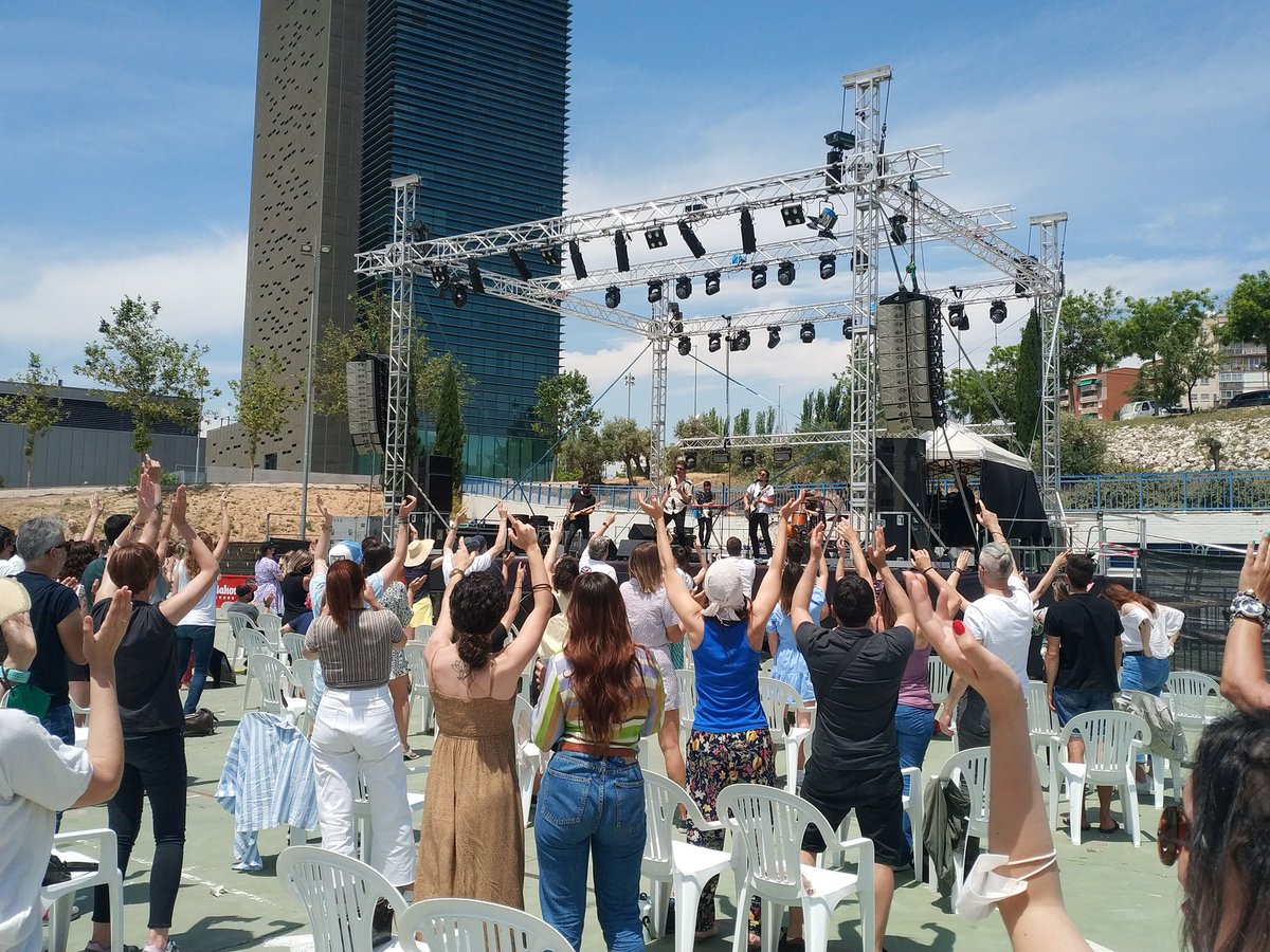 Hoy volví a ver un concierto y lo hice viendo a <a href="/shinovaoficial/">Shinova (oficial)</a> en el ciclo organizado por <a href="/ferial21_guada/">Ferial_21</a> en #Guadalajara 

GRACIAS por volver a apostar por la música en vivo y por brindarnos estas oportunidades

PD: "Que los mejores momentos sean los que están por llegar" 🎶🎶