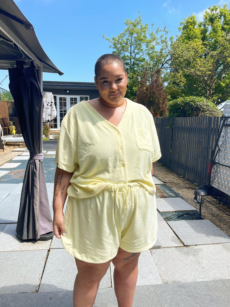 GraceFVictory's tweet image. So regardless of your size, your uneven skin tone or scars. You owe it to your incredible body to show it off. Believe me when I say that it doesn’t matter what you look like because one day you’ll realise that we have ONE chance, ONE life, ONE opportunity to get it right.