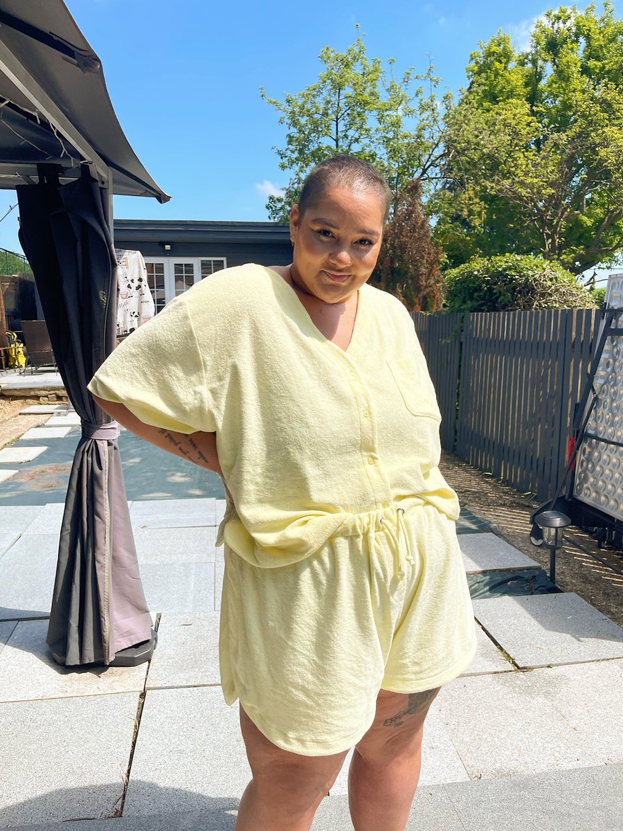 GraceFVictory's tweet image. So regardless of your size, your uneven skin tone or scars. You owe it to your incredible body to show it off. Believe me when I say that it doesn’t matter what you look like because one day you’ll realise that we have ONE chance, ONE life, ONE opportunity to get it right.