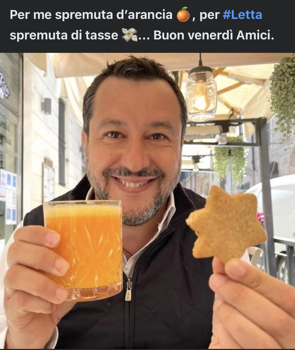urra79's tweet photo. @matteosalvinimi ... è è è!!... hai detto che è un mese che non mangi carboidrati!!!
Matte qui era il 21 maggio e quello è un biscotto... non si fa,birbante 😜😜😜😜 https://t.co/YWAe5ByXLP
