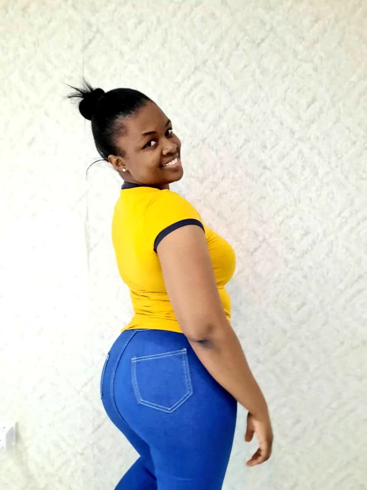 modukanele_t's tweet photo. Ke nonne gore bathong, ebile ntse ke tshaba go iposta😂😂😂 jaanong ke ikamogetse💀💀💀

The bum makes me feel very happy though😂😂👀 https://t.co/EABccvtIQ6