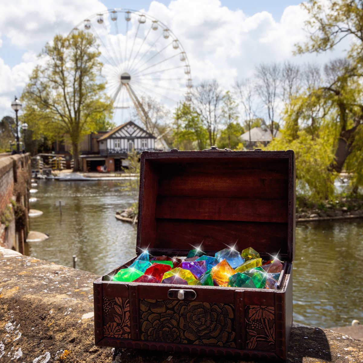 Our Enchanted Treasure chest has been making it's way round #StratforduponAvon there is so much to see &amp; do here! Check out <a href="/StratButterfly/">Stratford Butterfly</a> <a href="/tudor_world/">Tudor World</a> <a href="/theMADmuseum/">The MAD Museum</a> <a href="/AvonBoatingLtd/">Avon Boating Ltd</a> <a href="/KES_Guildhall/">Shakespeare's Schoolroom & Guildhall</a> @everymansua <a href="/TheRSC/">The RSC</a> <a href="/theatticsua/">Attic Theatre</a> <a href="/TTB86/">Tread the Boards</a> <a href="/StratfordWalks/">Stratford Town Walk</a> 
Pic by <a href="/SallyCranePhoto/">Sally Crane</a>