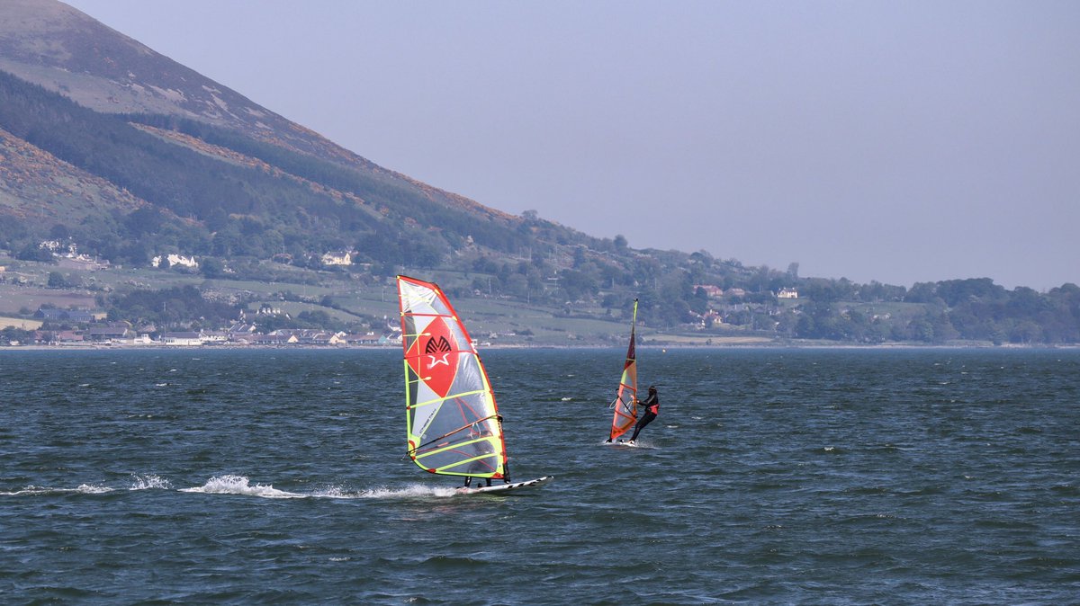 CarlingfordIRE's tweet photo. Windsurfers enjoying the conditions off Greer’s Quay, Omeath this afternoon. 
@bbcniweather @AimsirTG4 @WeatherRTE @barrabest @OmeathDD @ancienteastIRL @GoToIreland @PicPoet @PictureIreland @Lovindotie @windsurfmag https://t.co/NnMrBxbKT8