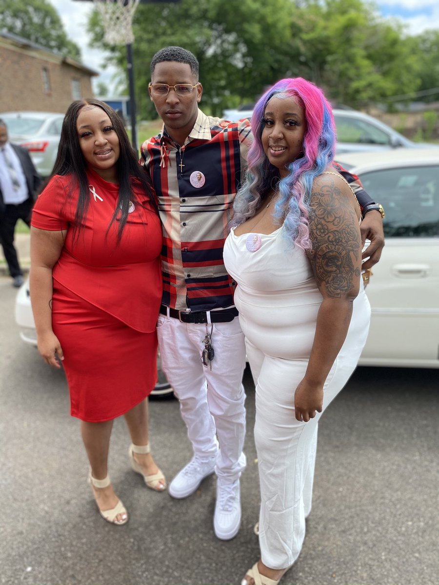 GoldenGift__'s tweet photo. Rest In Paradise Ma Dukes🕊💔 https://t.co/DmzVhVmogM