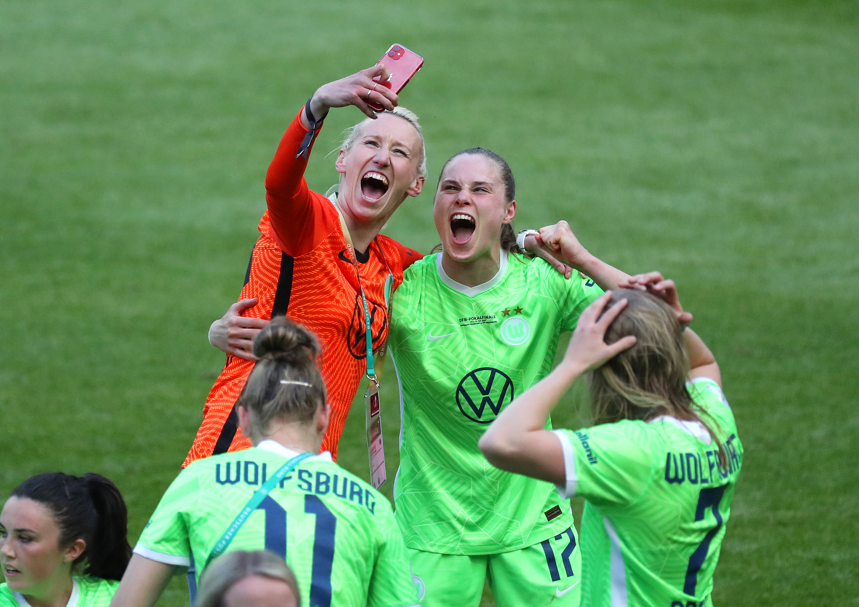 Vfl Wolfsburg En Us On Twitter Seventh Heaven Congrats To The She Wolves On Their 7th Straight Dfb Cup Title Today They Defeated Eintracht Frankfurt 1 0 In Extra Time