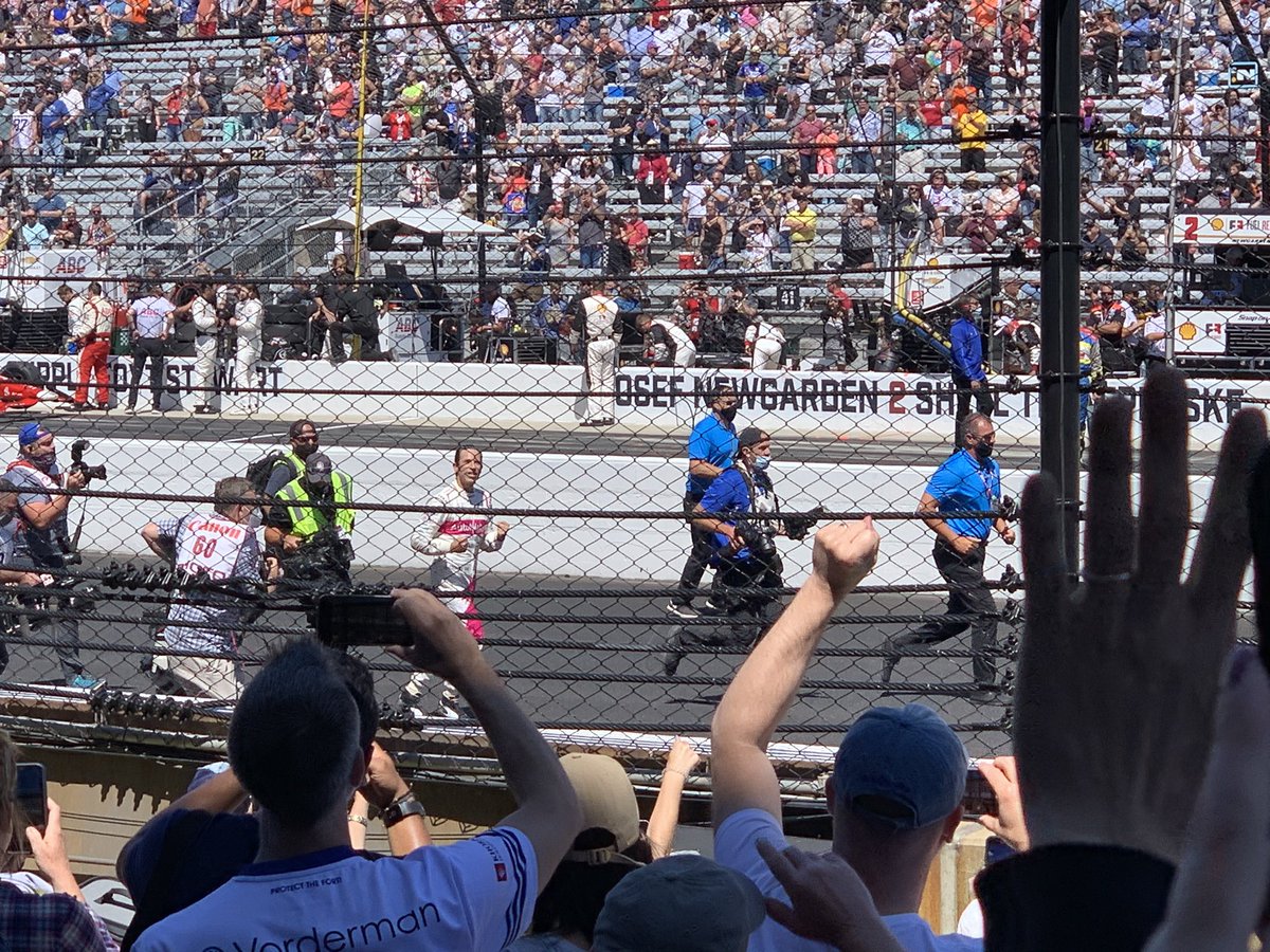 nuclear94's tweet image. They caught up to @h3lio and turned him back around. #Indy500 #4Time @ims