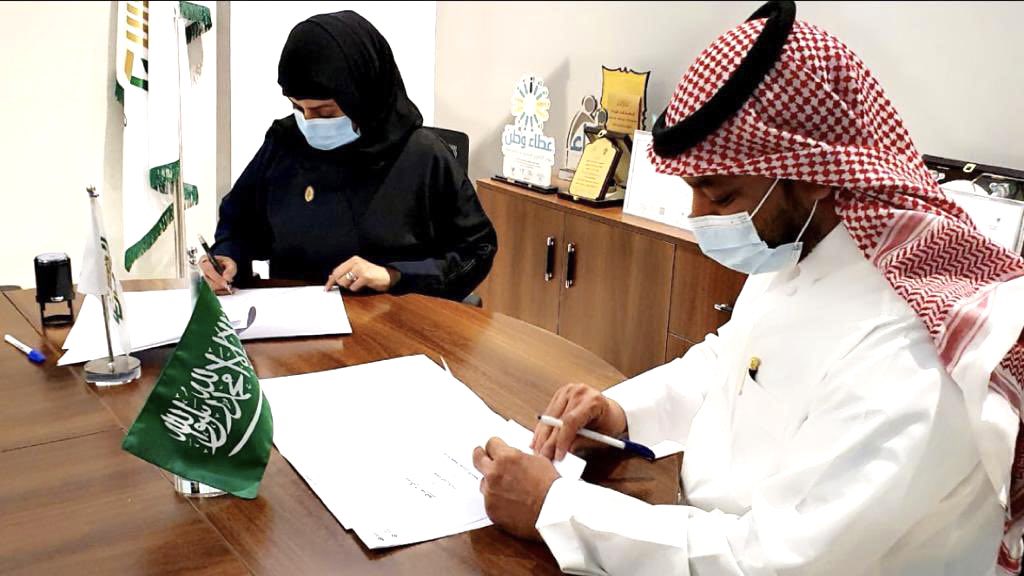kayan_org's tweet photo. تم بحمد الله 🤝
 توقيع اتفاقية شراكة مجتمعية بين شركة مصنع الشروق للاسفنج المحدودة @shorooqfoam
و #جمعية_كيان_لرعاية_الايتام
بدعم الجمعية لتمكين الايتام و رعايتهم بنسبة معينة من مبيعات الشركة.
#نفتخر_بكم_كشراكة_مجتمعية https://t.co/E09zUO0bws