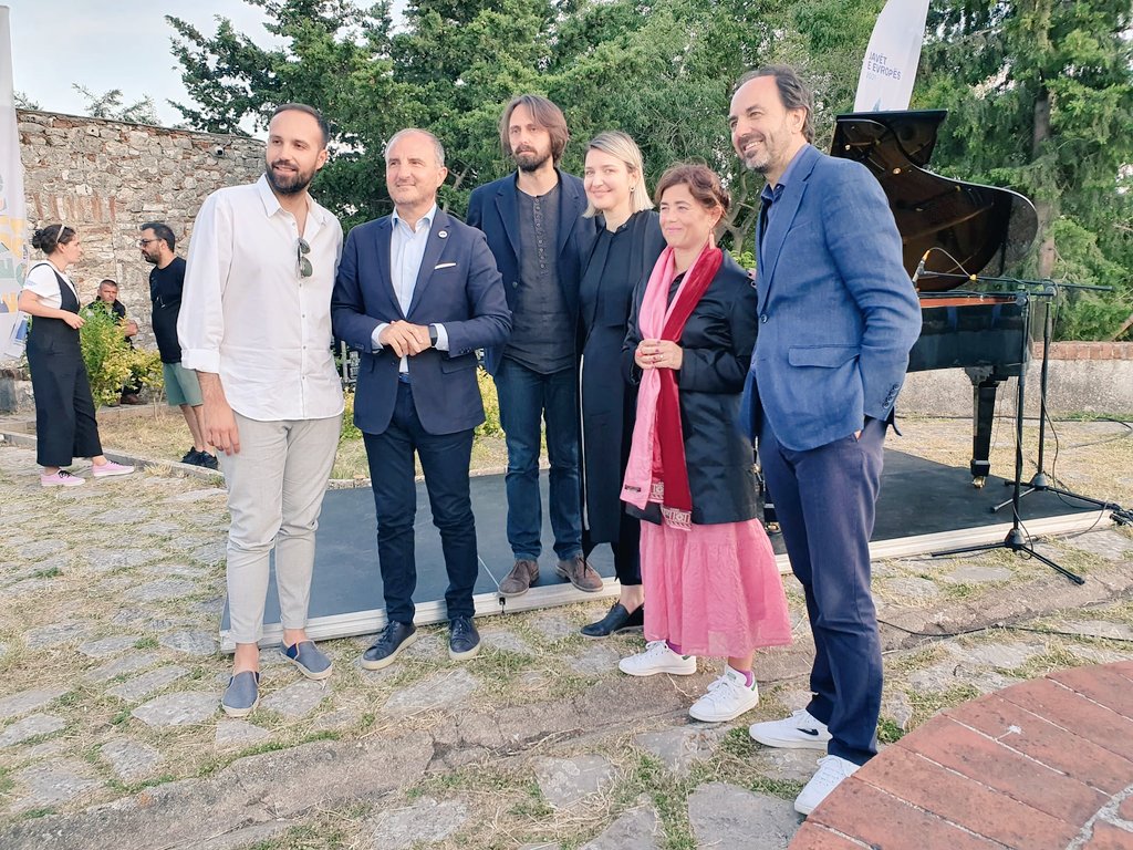 AAlonsoMarcos's tweet photo. A very special evening yesterday in Butrint to close #EuropeWeeks2021 in which 🇦🇱🇪🇺 celebrated our rich common cultural heritage. 
Bravo @RobertBisha 🎶🎶 👏👏
Thank you @EUinAlbania 🙏 https://t.co/SoTAC8tpPX
