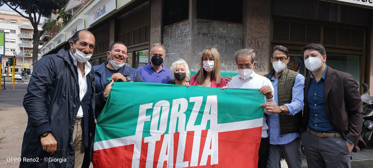 giorgiaciv's tweet photo. Grande successo anche stamattina nel #municipioxiii
Tanti cittadini hanno lasciato le loro proposte per il quartiere. Da domani pronti a lavorare le loro segnalazioni su buche, cassonetti e ciclabile di #gregoriovii .
Operativi con @ForzaItaliaRM e @gasparripdl https://t.co/U6YdRxkCWD
