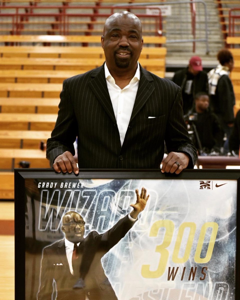 themaroontiger's tweet photo. Today we mourn the unfortunate passing of our esteemed Head Coach Grady Brewer. We thank him for his countless contributions to the institution, his competitive spirit, and kind heart. Our deepest condolences go out to his family and the entire Morehouse Community🏀🕊 https://t.co/t3LitslBS9