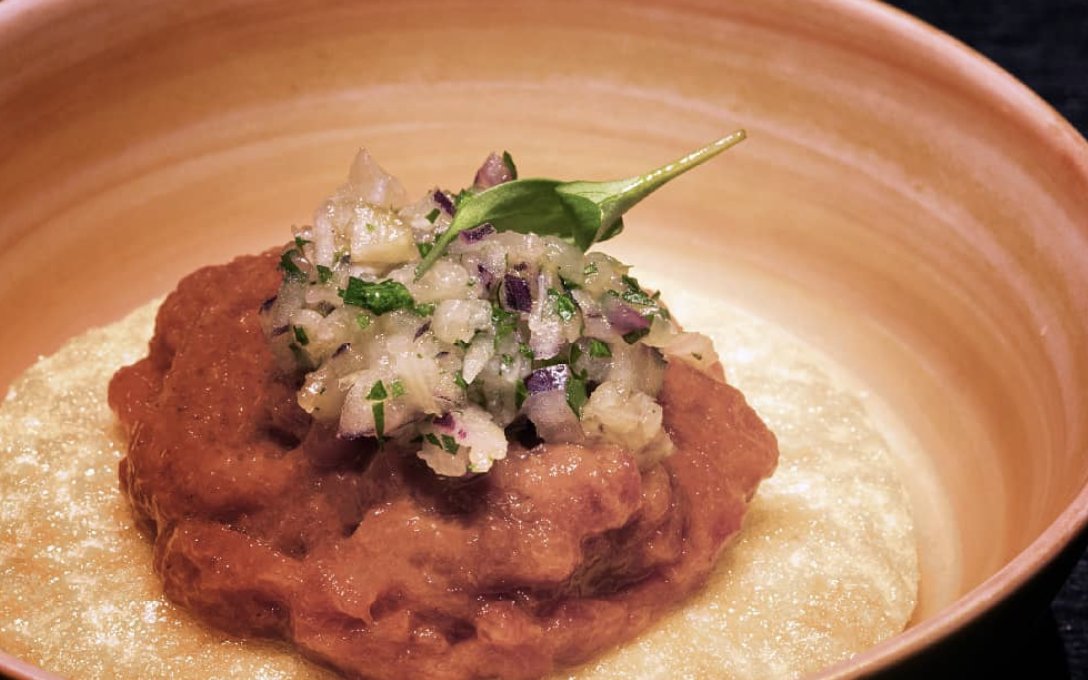 Kabuki Abama* es el restaurante del chef David Rivero, un templo de la cocina nipona que aporta la mirada cosmopolita en la que se funden el Atlántico y el Pacífico. Su ponencia el miércoles será una interpretación de los túnidos de Tenerife a través de la experiencia del chef.