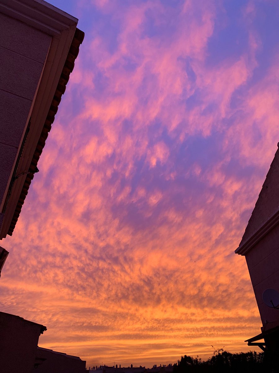opacarofilia_'s tweet photo. qué bonito está el cielo https://t.co/7JnR1P0MWP