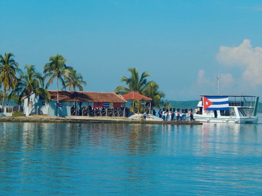 El bloqueo como un virus aisla daña y divide a la familia #cubana Cobertura #Perlavision a regata juvenil #Cienfuegos #NoMasBloqueo #UnBlockCuba  #EliminarElBloqueo