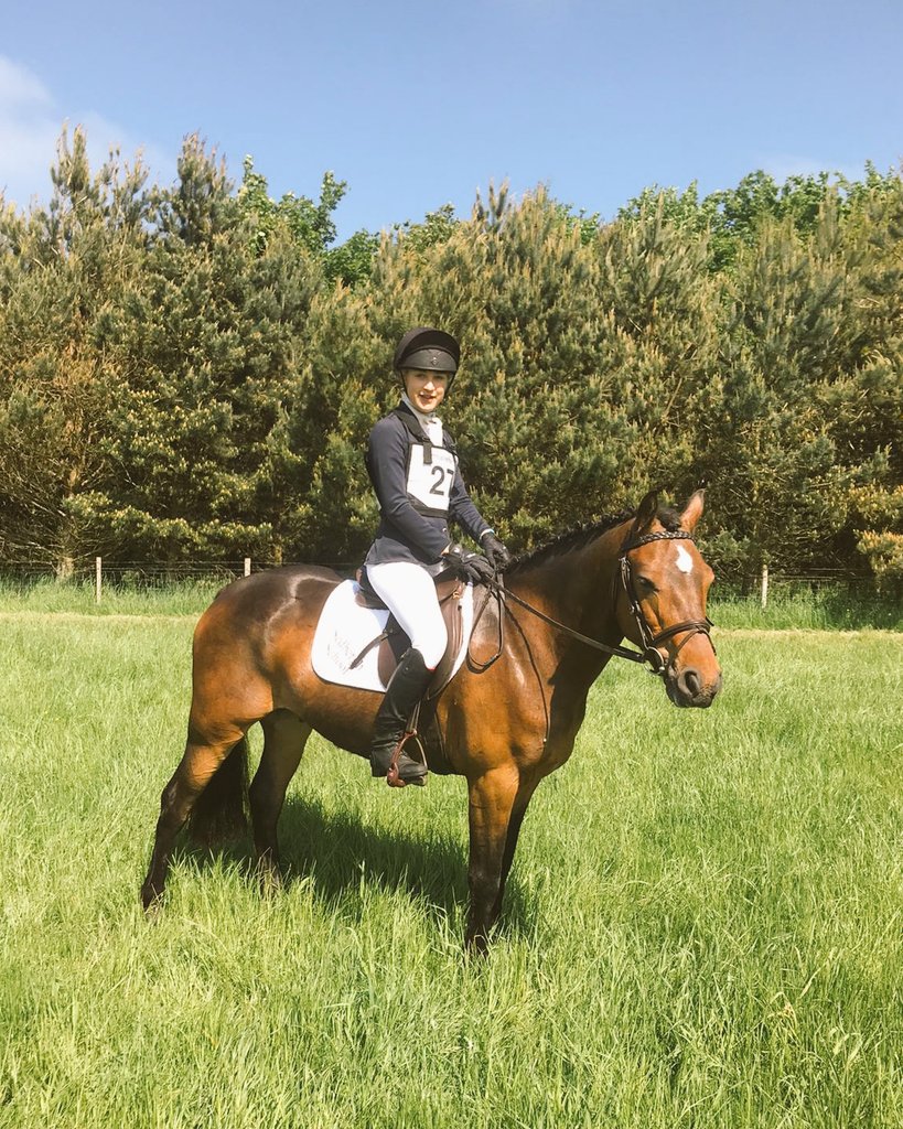 Sed_Equestrian's tweet photo. Well done Alicia for expertly riding a different pony today #multitalented #toppony https://t.co/bQE8Qt2teY