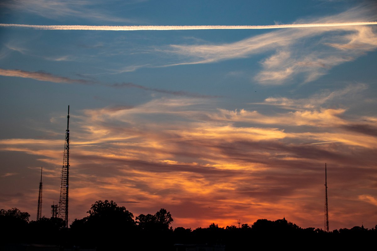 DianeKrauthamer's tweet photo. golden sunset over #TenleytownDC (shot from the @ParkVanNess in #VanNessDC) last week 🌆 https://t.co/WRudsNSLW5
@VanNessMainSt @TenleytownMS @Tenleytown411 @capitalweather @CapitalPhotog @ExposedDC #igdc #acreativedc #202creates #dc_spc #exposeddc #focusonthestory #fots21 https://t.co/H1Mmnu7poY