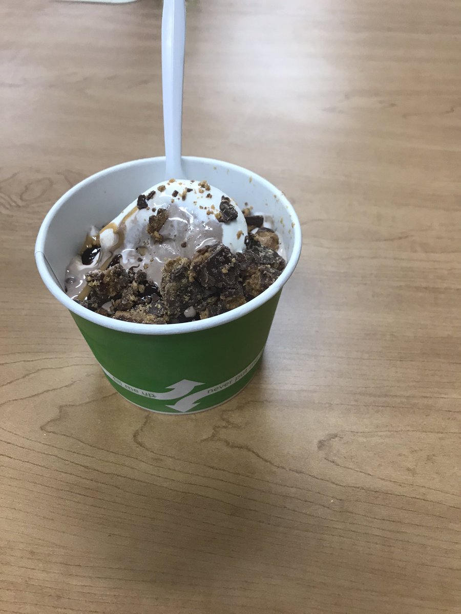 Sunday’s are for sundaes <a href="/HomeDepot2323/">ColdSpringHomeDepot</a>. Thanks to Cups and Cones. And part of proceeds support Breast Cancer! <a href="/ahrenswish/">Susie A</a> <a href="/Paul_Haitsch/">Paul Haitsch</a> <a href="/Andrew4Meyer/">Andrew Meyer</a>