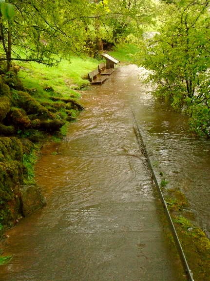 danielmccrohan's tweet photo. Just got back from walking The Dales Way for @UKTrailblazer. Could not have picked a wetter week! Fortunately I had all the gear... https://t.co/lL51FheTYf