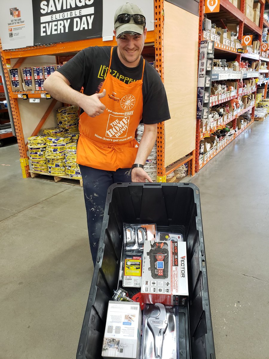 John in flooring was doing regular bay maintenance and discovered a RWD! He found potential shrink walking out of the front door. Great job John! 🤟<a href="/derekpnorton/">Derek Norton</a> <a href="/DebraThibodeau7/">Debra Thibodeaux</a>