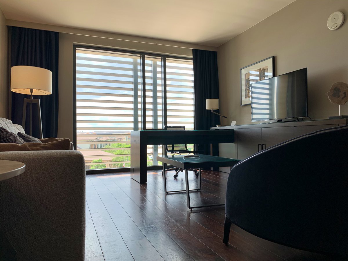 BridgetMWillard's tweet photo. The @SonestaBeeCave upgraded me to the one-bedroom suite!

Thanks for the trip, @VisitBeeCave! 

#VisitBeeCave
#BeeCave
#ATX https://t.co/aZrtafFy7t