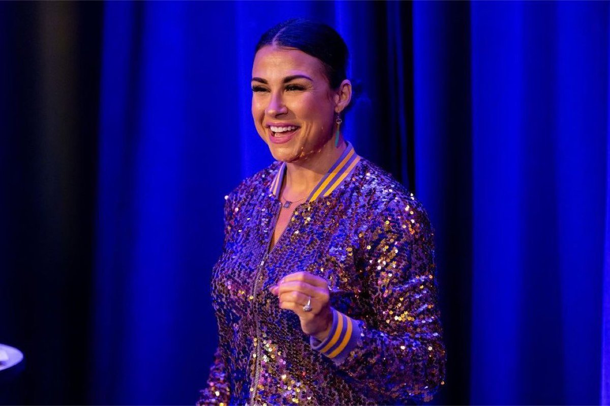 CTNkingandqueen's tweet photo. A very HAPPY BIRTHDAY to our founder @RachelBaribeau! 👑🎉❤️ Today we celebrate this QUEEN and all the hard work she’s put into helping athletes become kings, queens, and royals in their communities! 🥳🎉 👑

#imchangingthenarrative #ictn #mentalhealth #kings #queens #royals https://t.co/ttfmOUD4up