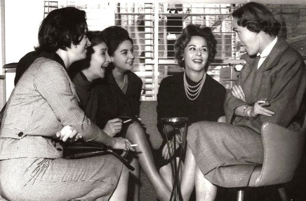 👩‍💻 #EspacioCursos 👉 “Una introducción al cine argentino desde las perspectivas de género”
👩‍🏫 Docentes a cargo: Kekena Corvalán y Alejandra Portela.
📅 Inicio: 9 de junio.
📣 ¡Inscripción abierta a alumnos y externos!
+Info: ow.ly/Ap0v30rJeu6