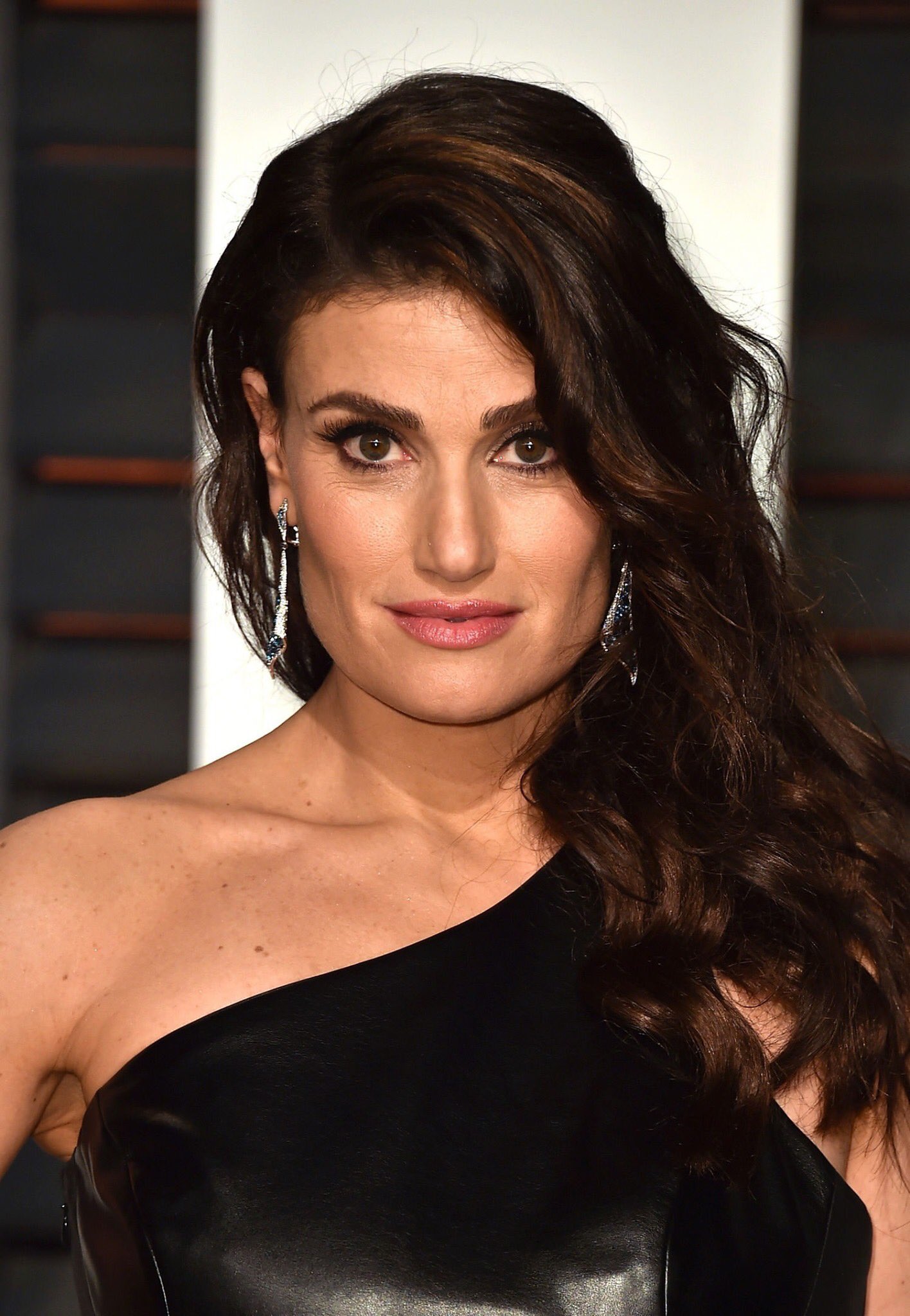 Happy birthday to American actress, singer, and songwriter Idina Menzel, born May 30, 1971. 