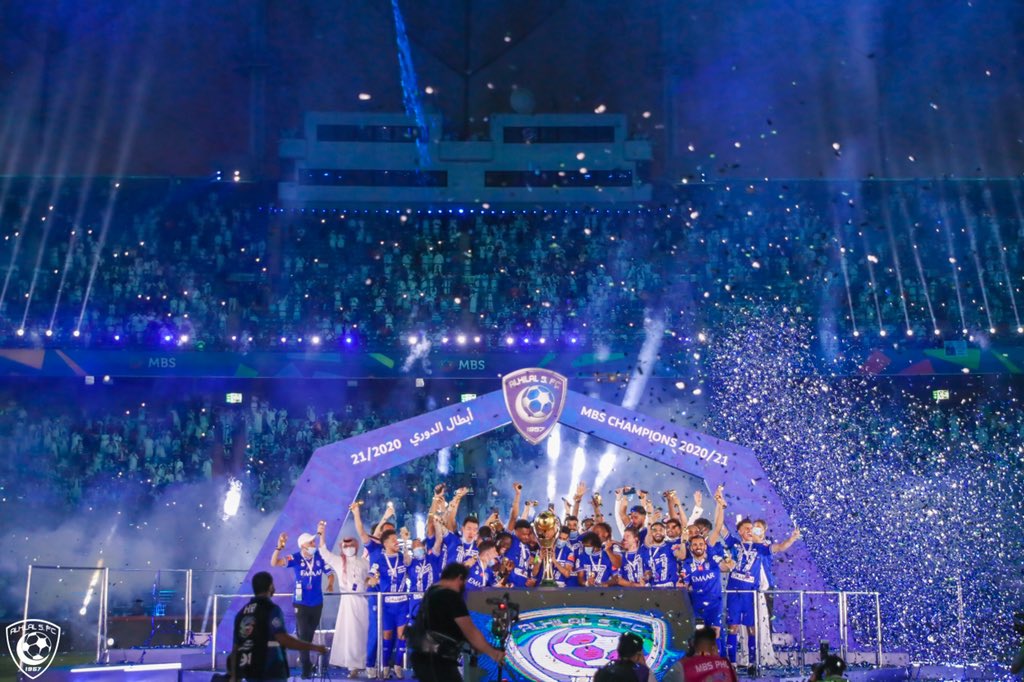 Alhilal_FC's tweet image. 🏆 هُنا #الهلال.. 
مجدٌ تليدٌ لا يطااااااااااال 😍💙