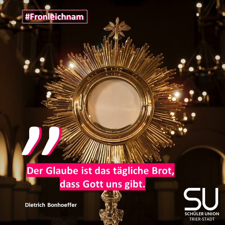 TrierUnion's tweet photo. Heute feiern wir Fronleichnam.  Was feiern wir denn überhaupt an Fronleichnam. Das erklärt sich eigentlich von selbst, wenn man sich das Bild anschaut. Wir feiern die bleibende Gegenwart Jesu Christi im Sakrament der Eucharistie. Wir wünscht euch einen gesegneten Feiertag. https://t.co/P62Lon9OwY