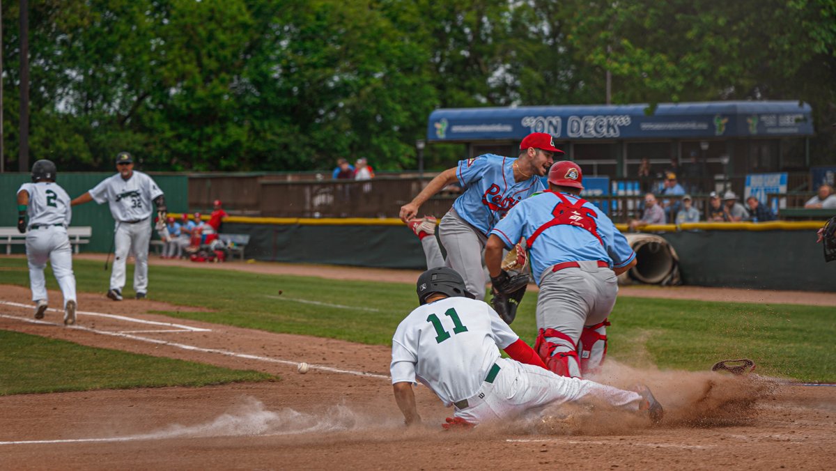 beloitskycarp's tweet photo. Squeeeeeeeeeeeeze https://t.co/DAwzJU5l85
