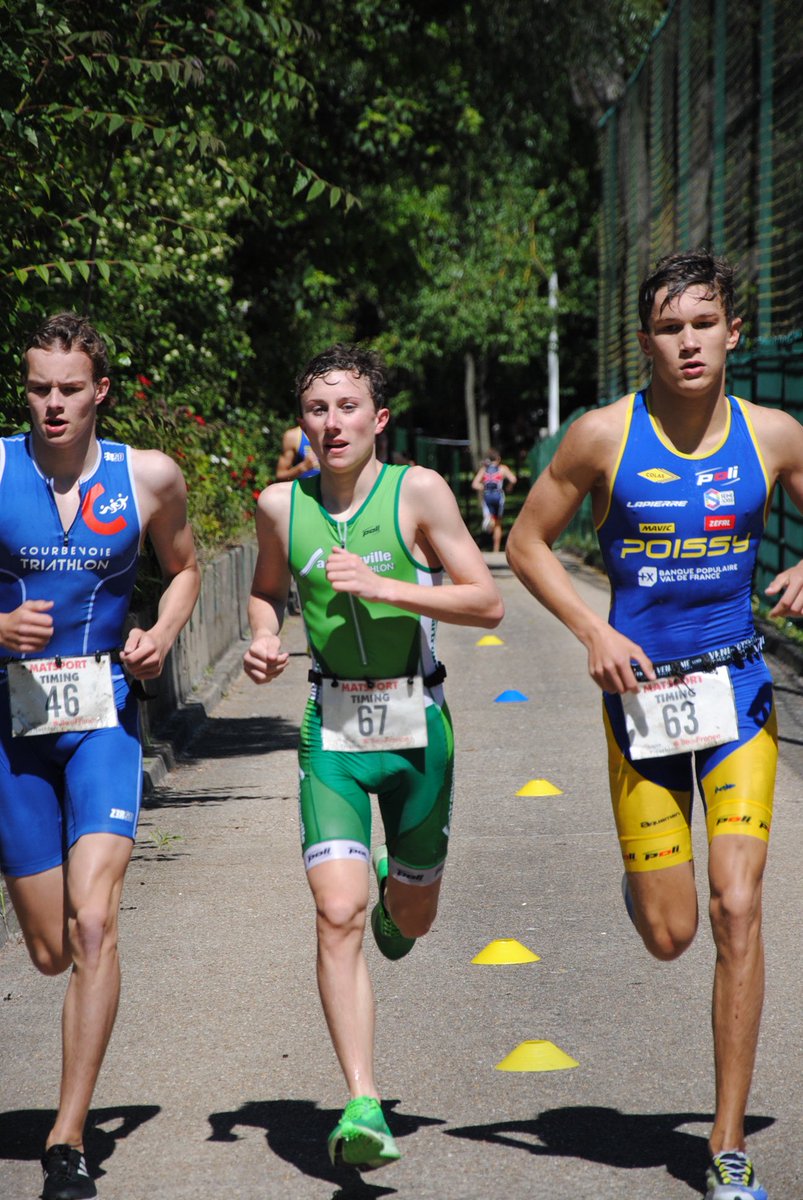 poissytri's tweet photo. Magnifique journée pour le club et son aquathlon support du cht départemental. Au cœur de l’île de Migneaux 250 jeunes ont pris part à cette épreuve synonyme de reprise compétitive. Bravo aux bénévoles et aux jeunes pour leur participation dans des conditions restrictives. https://t.co/FMJ9eSwBAX