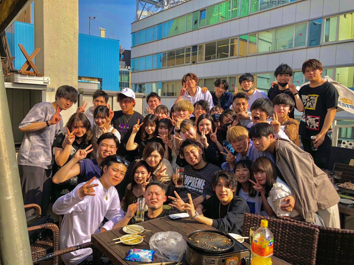 reful_event's tweet photo. 🔥イベント情報🔥

日時:6/12(土)
時間:18時〜21時　3時間飲み放題🍻
場所:六本木のお洒落なクラブ会場♣️
費用:🚹3500円🚺3000円

現状👇
🚹80名　🚺73名

まだまだ参加お待ちしてます♪
お一人での参加も大歓迎です👍

#イベント #新歓 #出会い #飲み会 #reful #クラブ #お洒落 https://t.co/6CbzD5Aigf