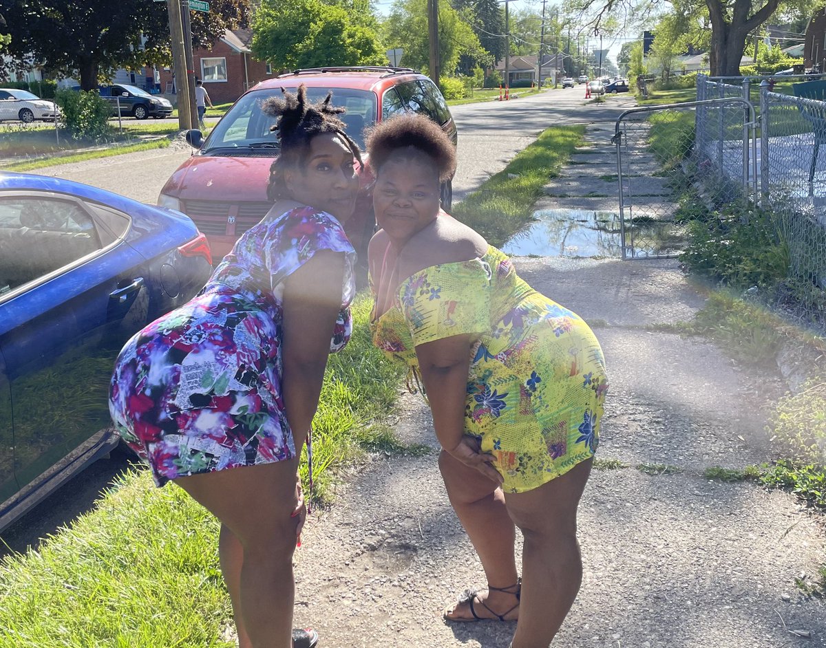 Topless Toni’s pics and videos