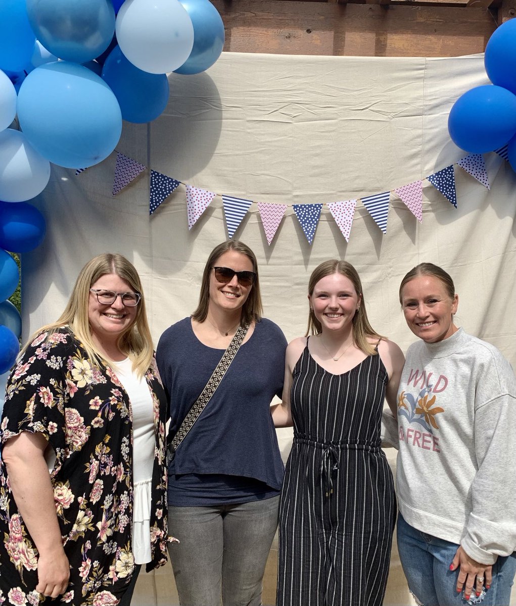 breeederer's tweet photo. Congrats Lo! So much to celebrate! We will miss you! Your future is so bright! ❤️🦅🥎 ⁦⁦@LERoberts03⁩ https://t.co/3yFq8BSRaO