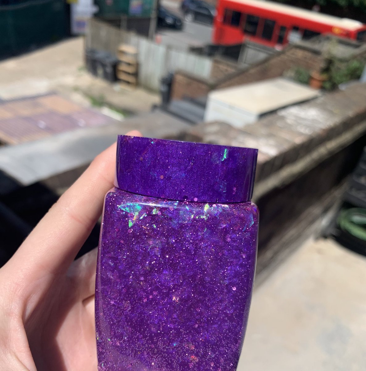 handmadebyp_'s tweet photo. Weed pots now available 💜 £9.99 each message me to make an order #resinart #resin #resincraft #resinartist #smokingaccessories #weedlife #weedgirls #weedsociety #weedsmokers #grinders #rollingtray #glitter #lighter #ashtray #ashtrayresin #ashtrayart #resingrinders #smallbusiness https://t.co/rjE2lKbYbj