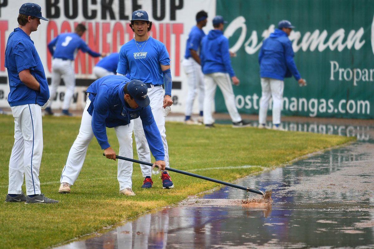 tompince's tweet photo. What does it mean to be a @CCSUBlueDevils? Today it meant help w/field prep for 3+ hours for a chance to win another @necbaseball ring! Our @ccsubaseball coaches/players go above and beyond, and then bring home the hardware! Well done gentlemen, and congrats! #GoBlueDevils https://t.co/gvtnNy7F3W
