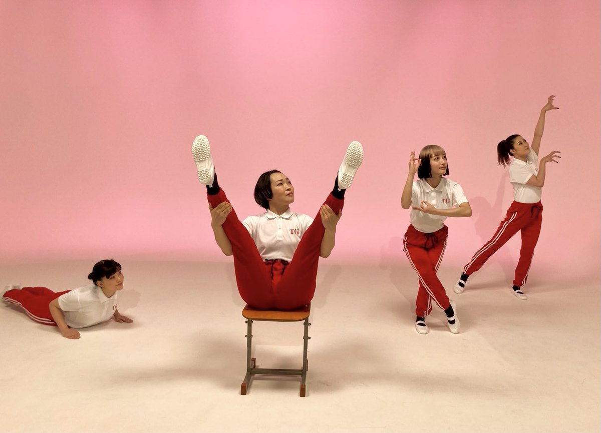 東京ゲゲゲイ Tokyo Gegegay V Twitter インスタライブが４人で出来るという噂を聞いたので 今夜１９時くらいから ガガガール ４人で Tg体操第一 のポイントについて お話ししたいと思います あとtiktokのやり方を若者２人に聞きたいと思います 宜しくどうぞ