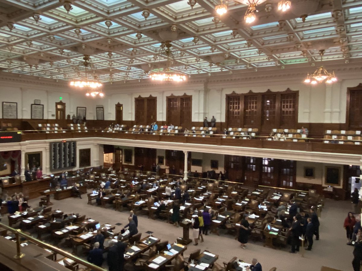 An hour and a half away from a midnight deadline to sign off on legislation, a number of House Democrats’ desks appear to be cleared off and locked up, missing their desk keys needed to vote #txlege