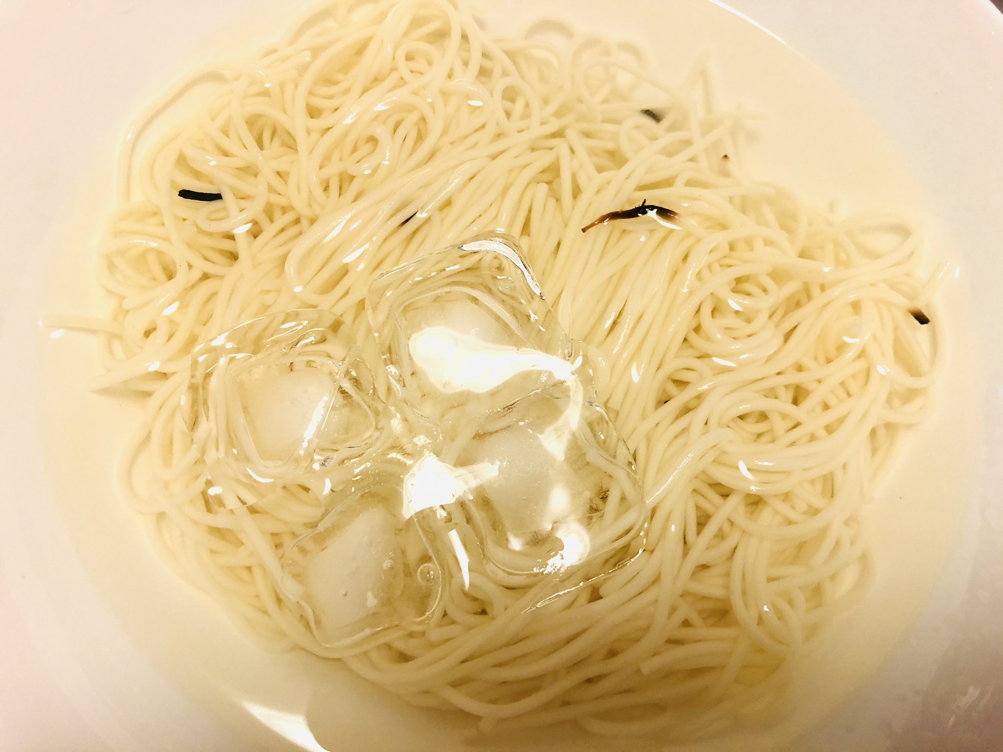 パーパー あいなぷぅ 信じられないんだけど そうめん作るの失敗しました 敗因はそうめんが燃えた事です T Co Kig0sxbwfa Twitter