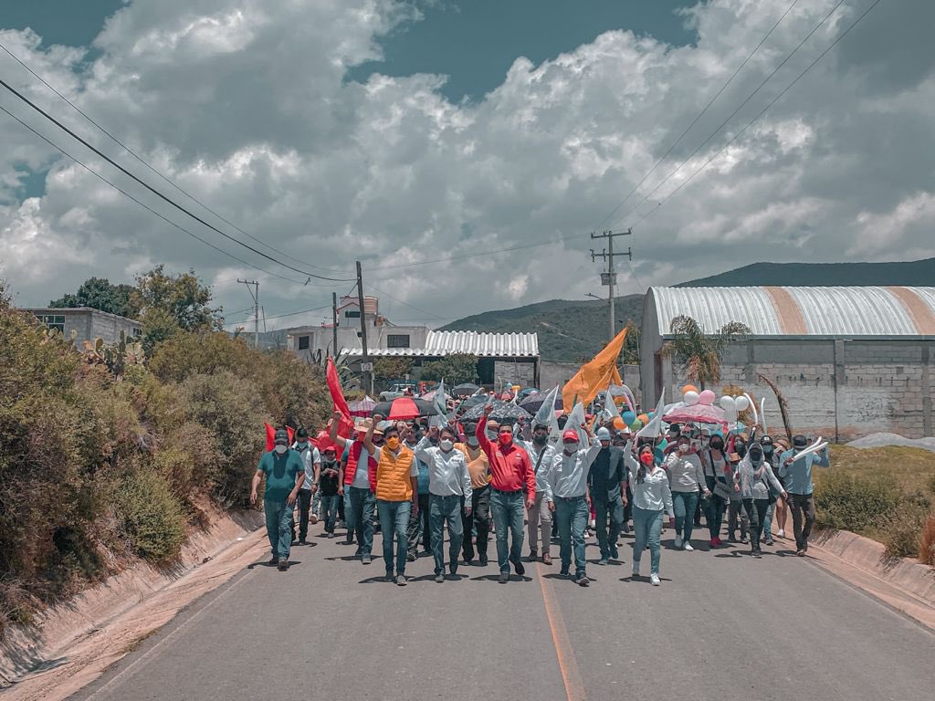 BCamarillom's tweet photo. Gracias a quienes participaron hoy en el recorrido en Villa Nueva. Estamos a pocos días de la victoria.

¡Vamos juntos por #Quecholac!  

#PorAmorAMiTierra https://t.co/YT09nYFPzW