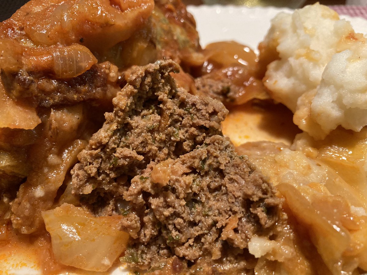 peterhartlaub's tweet photo. My first trip to @speise_kammer was excellent! Thanks for the rec @EskSF! I’ll definitely be back with the family. 

Got the Weisskohl Rouladen, which was like the best cabbage-wrapped meatloaf.

#SmallBizChallenge https://t.co/z6XRUOP56Q
