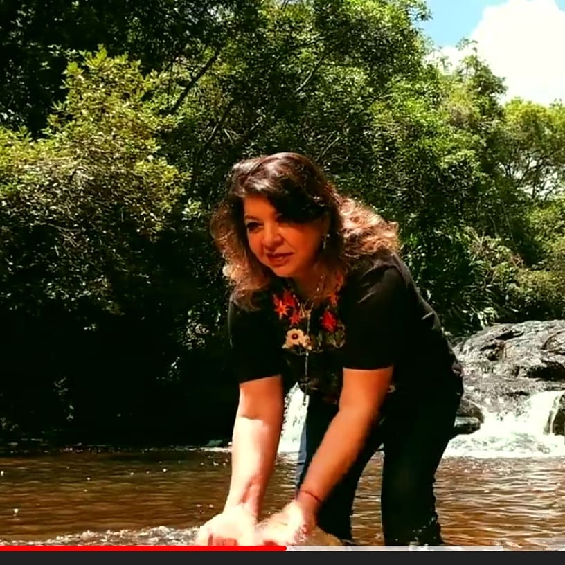 dodoracourii's tweet photo. Você conhece #bomdiaminhaterra da @RobertaMiranda1 ?
Então corre no canal dela e veja o que tem de tão especial a canção e o clipe. Tá imperdível!
Clica em #inscrever aqui ó 👇👇
https://t.co/hCs2EDoGgd https://t.co/6uZIcafLyI